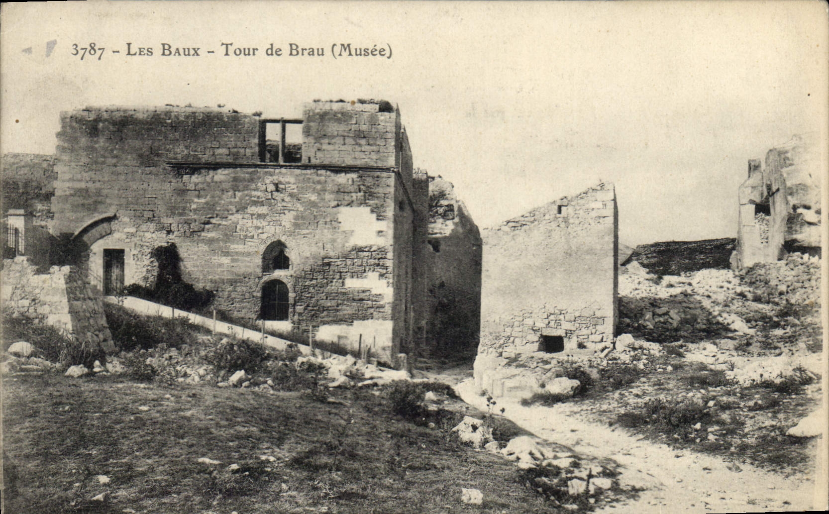 CPA Les Baux Tour de Brau Musee 