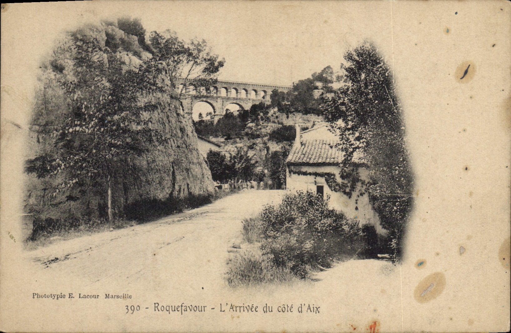 CPA Roquefavour L'Arrivee du Cote d'Aix