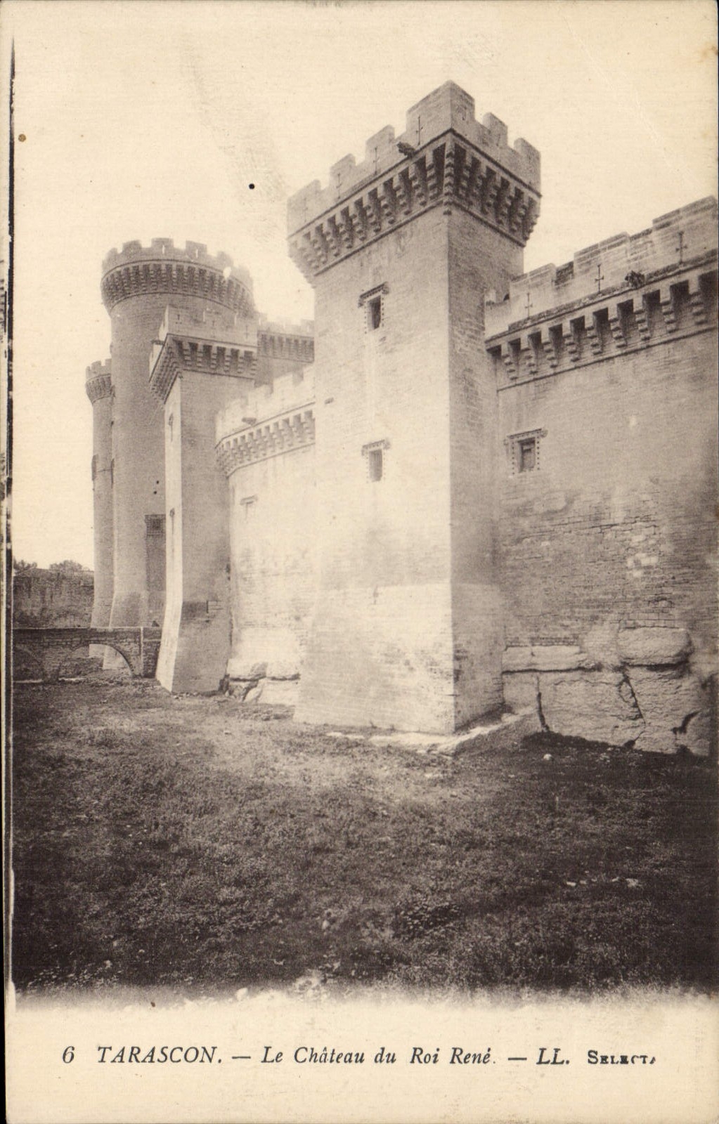 CPA Tarascon Le Chateau du Roi Rene 