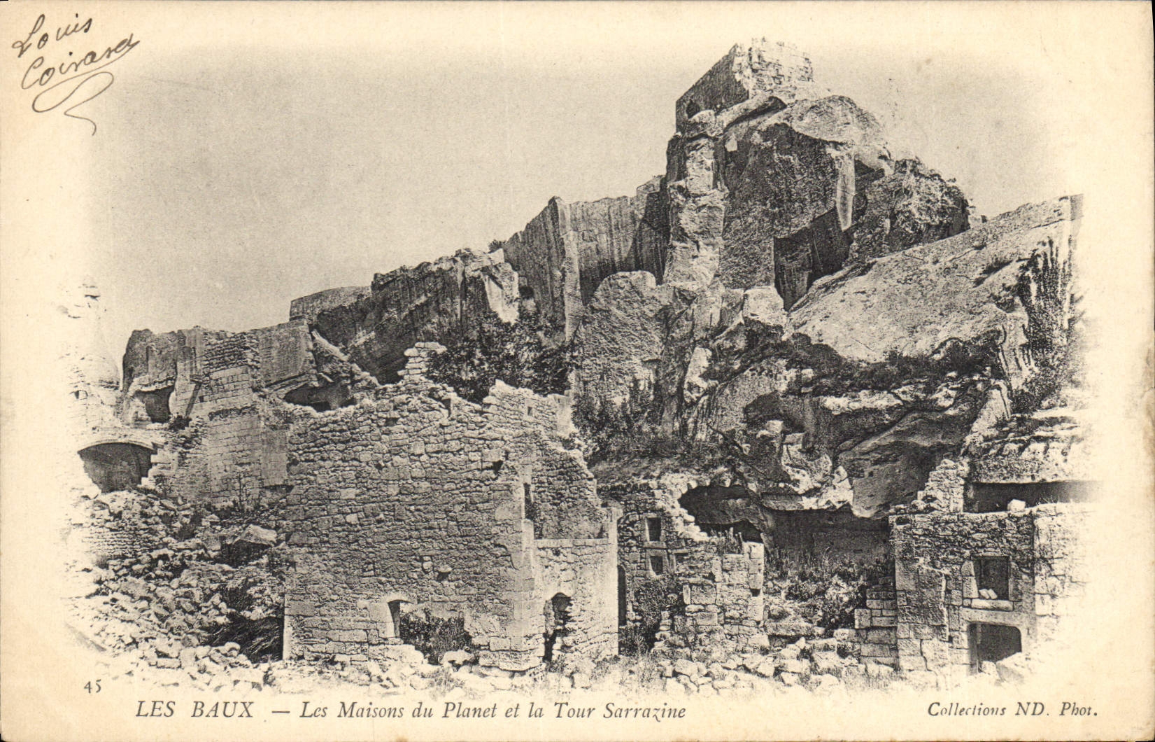 CPA Les Baux Les Maisons du Planet et la Tour Sarrazine