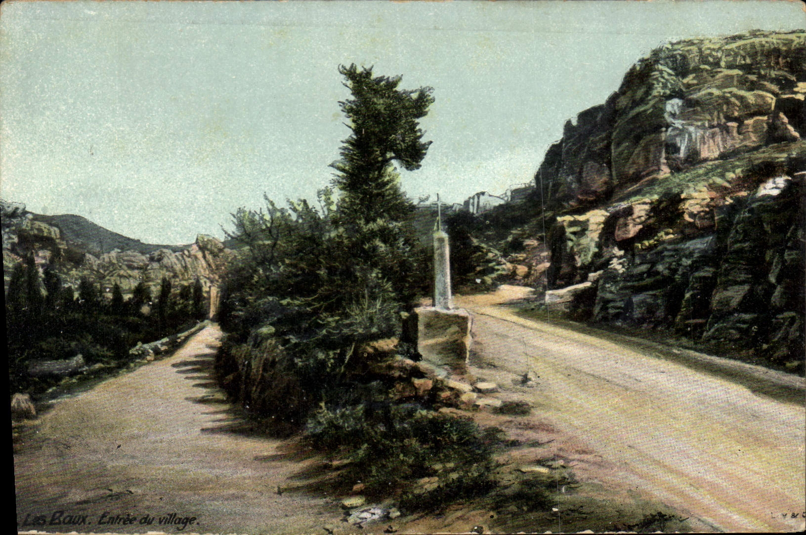 CPA Les Baux Entree du Village