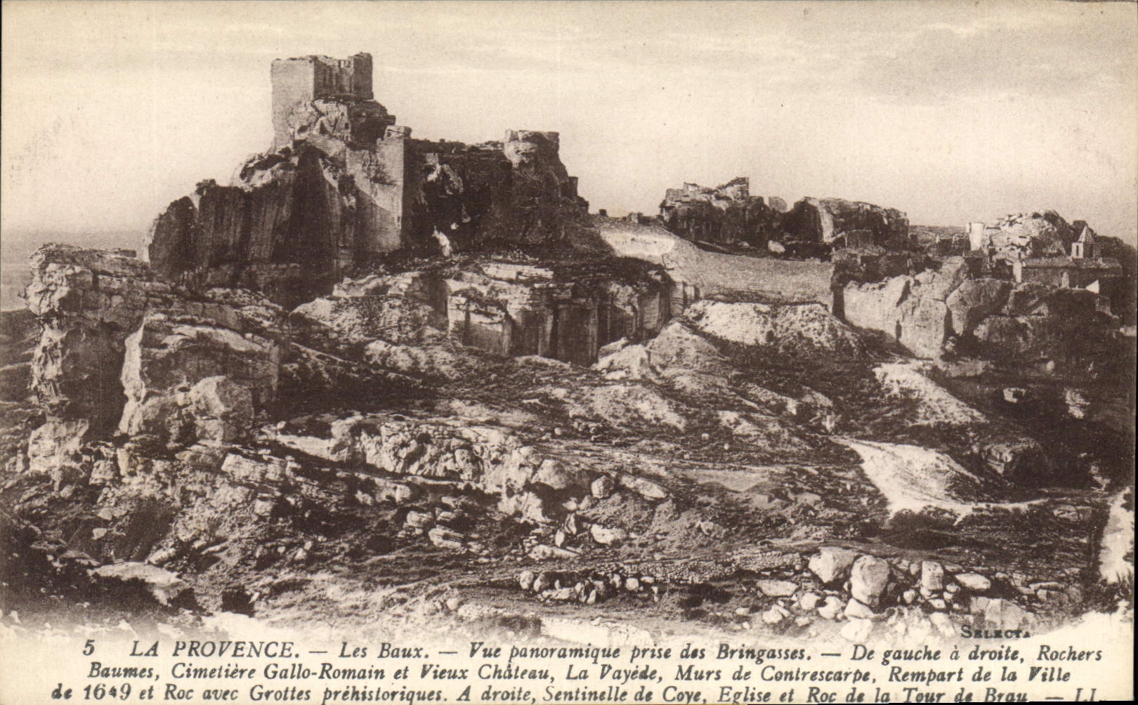 CPA Provence Les Baux Vue panoramique prise des Brigasses