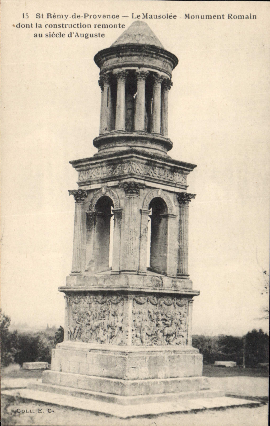 CPA St Remy de Provence L'Arc de Triomphe Monument roman dont la construction remonte au siecle d'Au