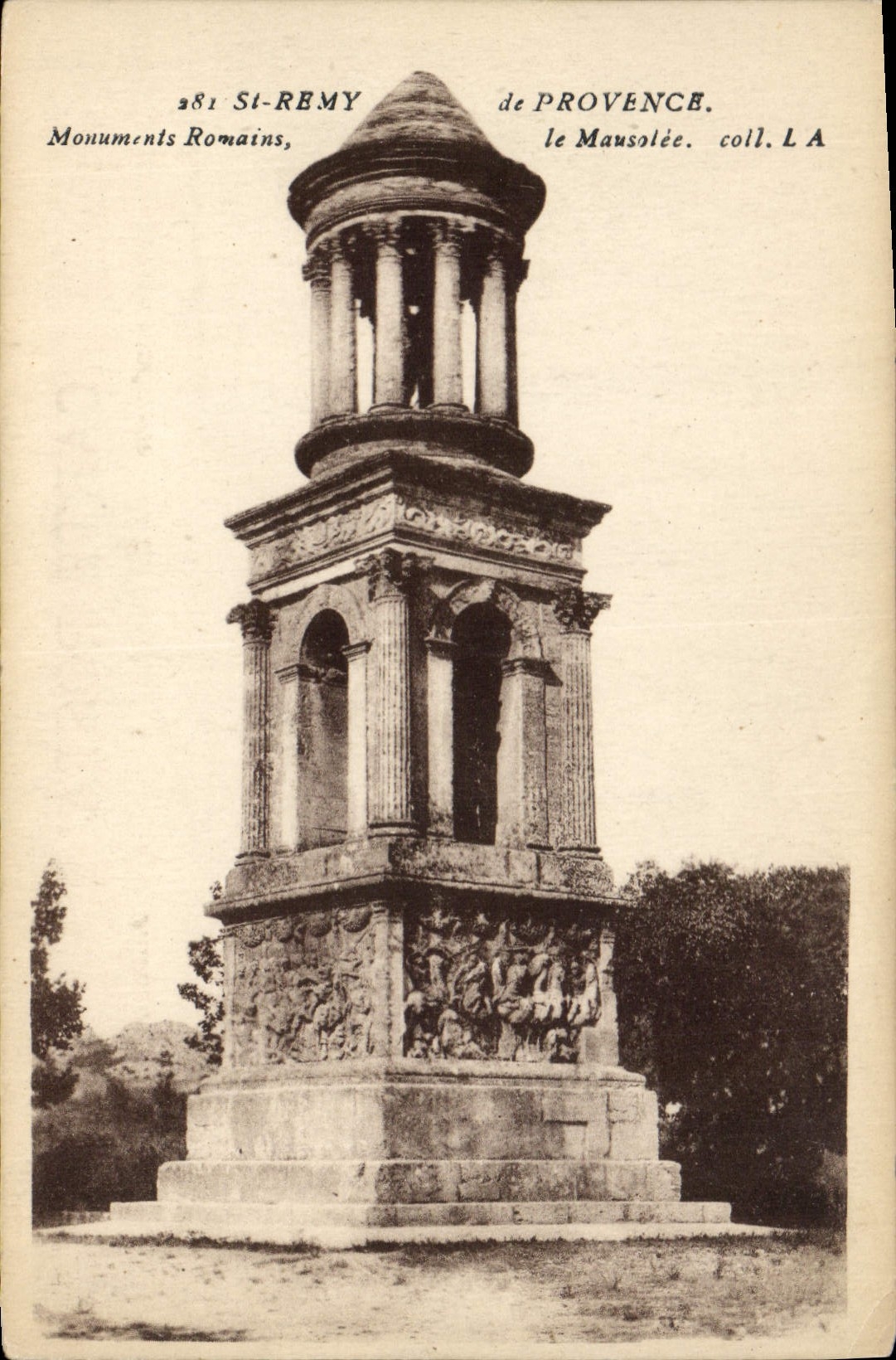 CPA St Remy de Provence Monument Romain le Mausolee