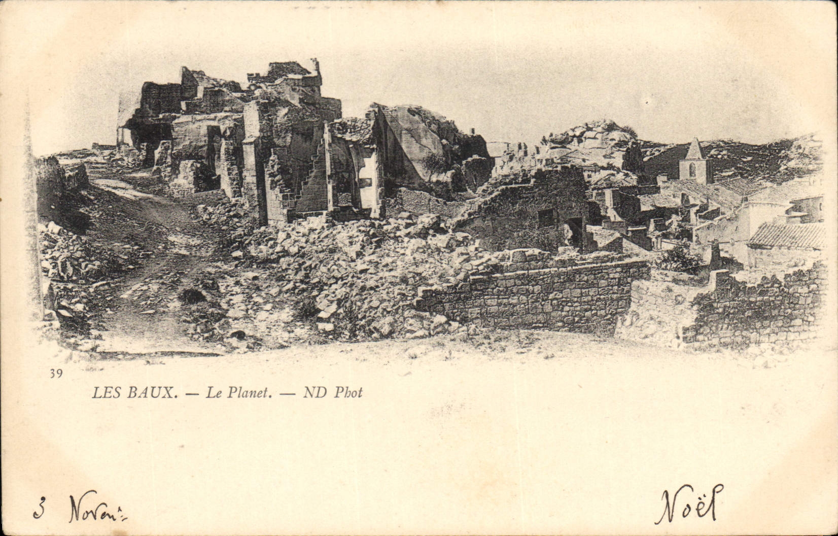 CPA Les Baux Le Planet