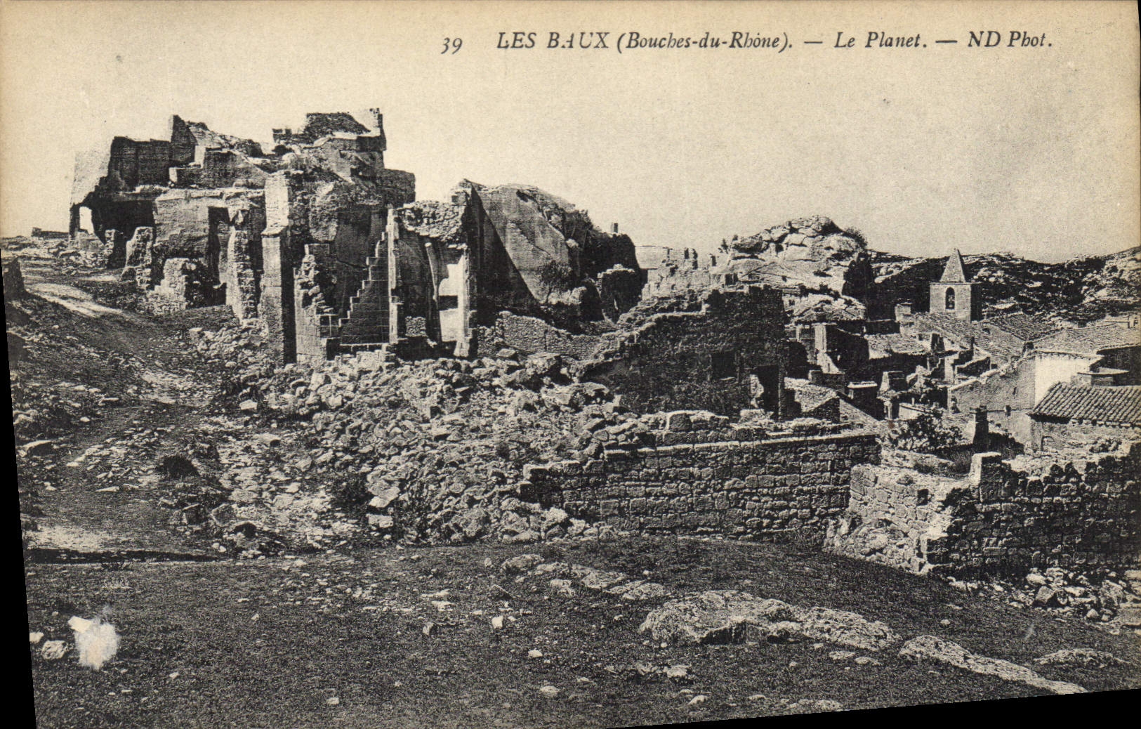 CPA Les Baux (Bouches du Rhone) Le Planet