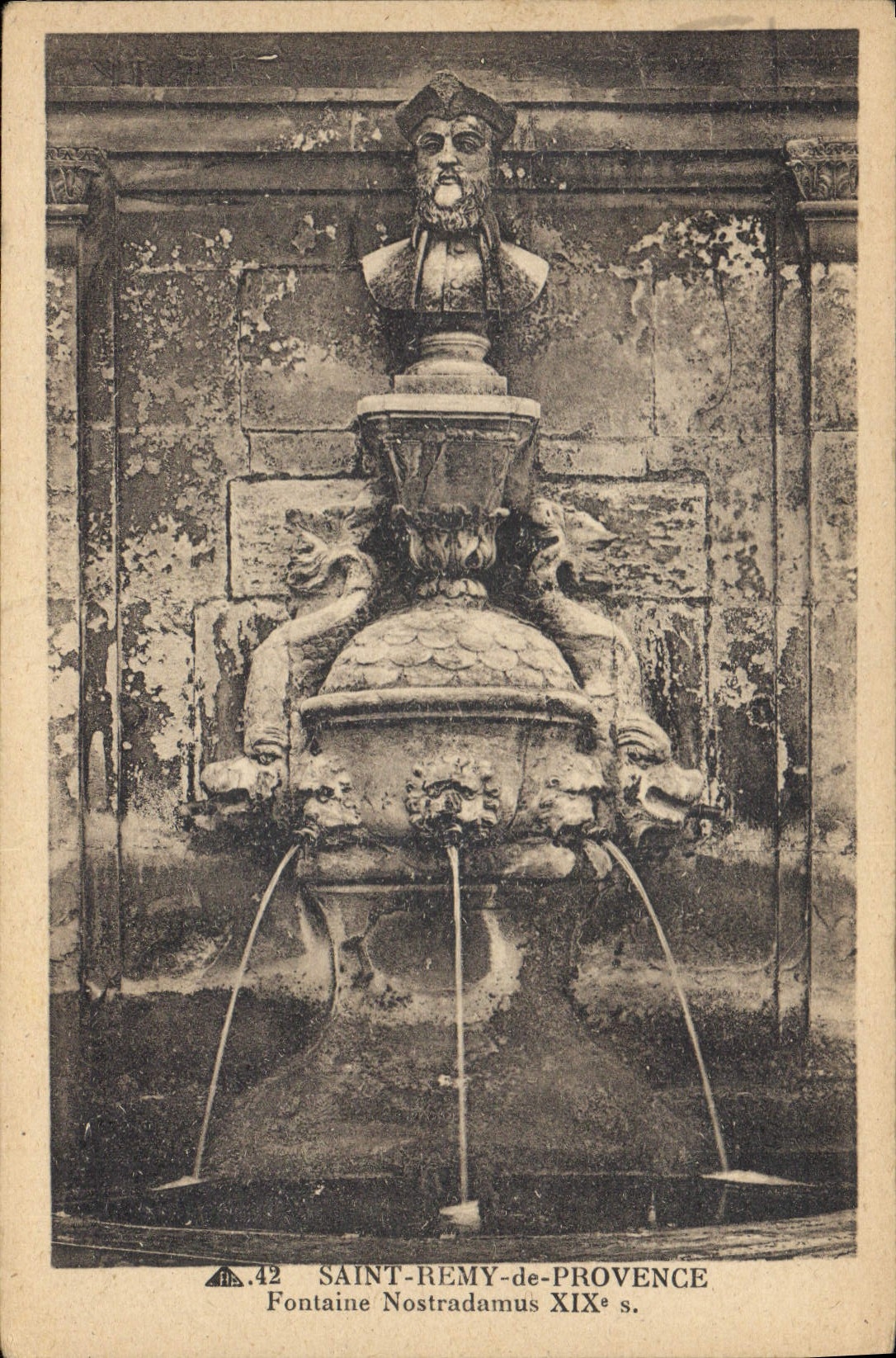 CPA Saint Remy de Provence Fontaine Nostradanmus XIXe s