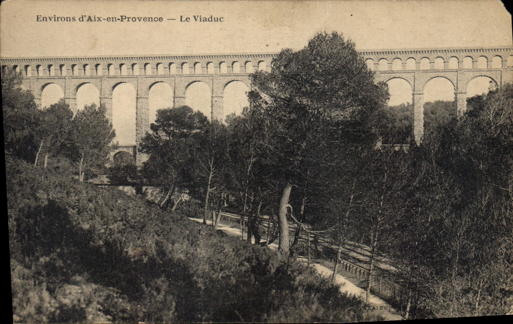 CPA Environs d'Aix en Provence Le Viaduc
