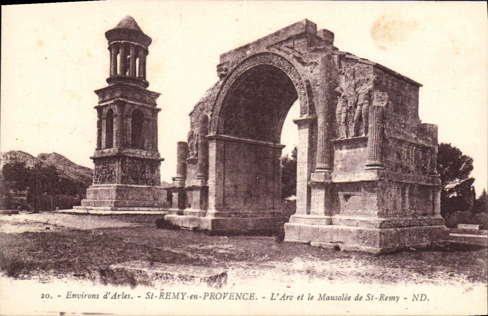 CPA Environs d'Arles Saint Remy de Provence L'Arc et le Mausolee de St Remy