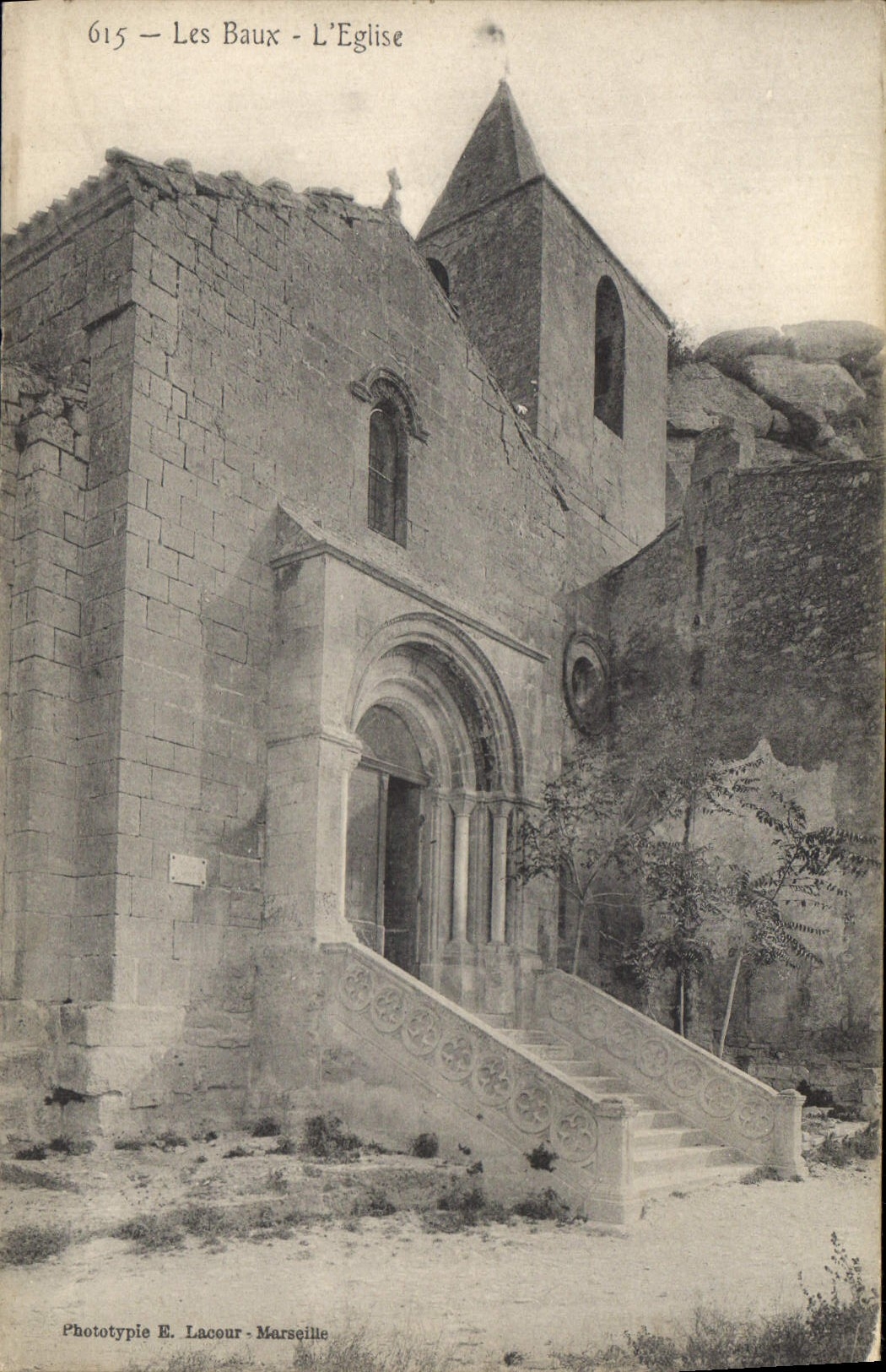 CPA les Baux L'Eglise