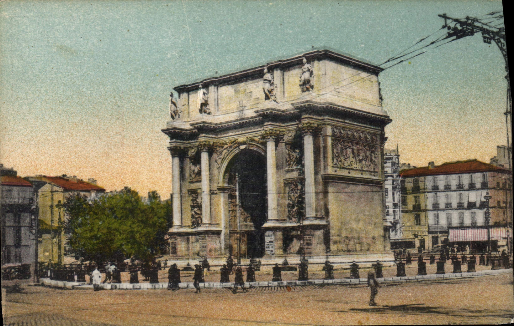 CPA Marseille La Place Jules Guesde et l'Arc de Triomphe