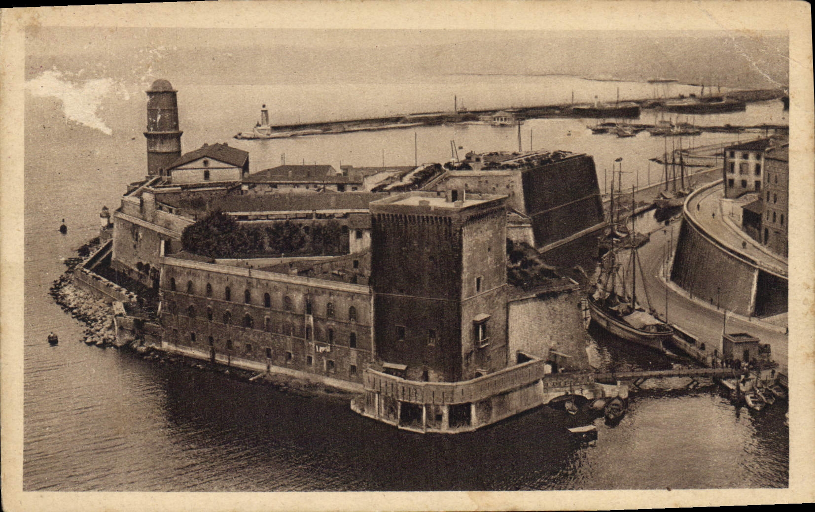 CPA Marseille Le Fort St Jean