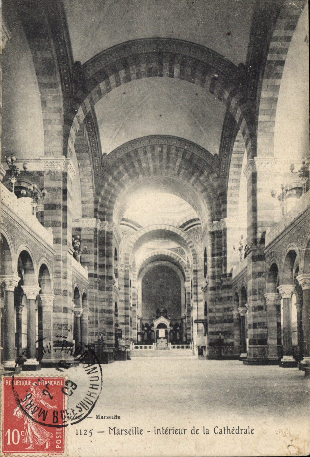 CPA Marseille Interieur de la Cathedrale
