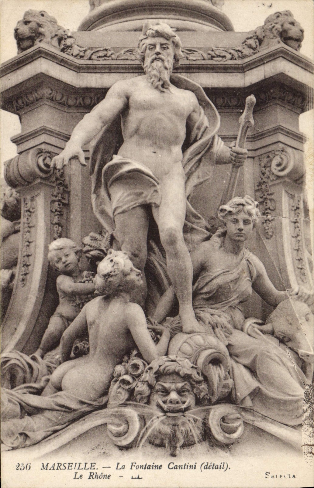 CPA Marseille Cours du CHapitre Fontaine des Danaides (Motif principal)