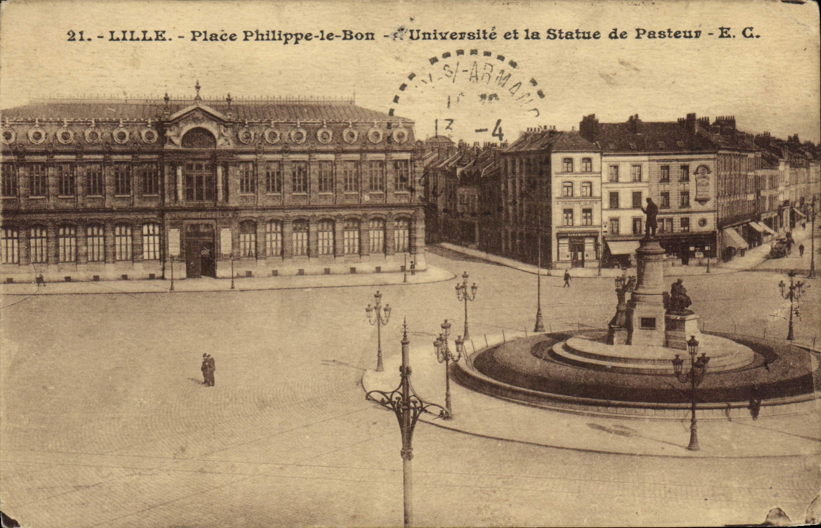 CPA Lille Place Philippe le Bon Universite et la statue de Pasteur