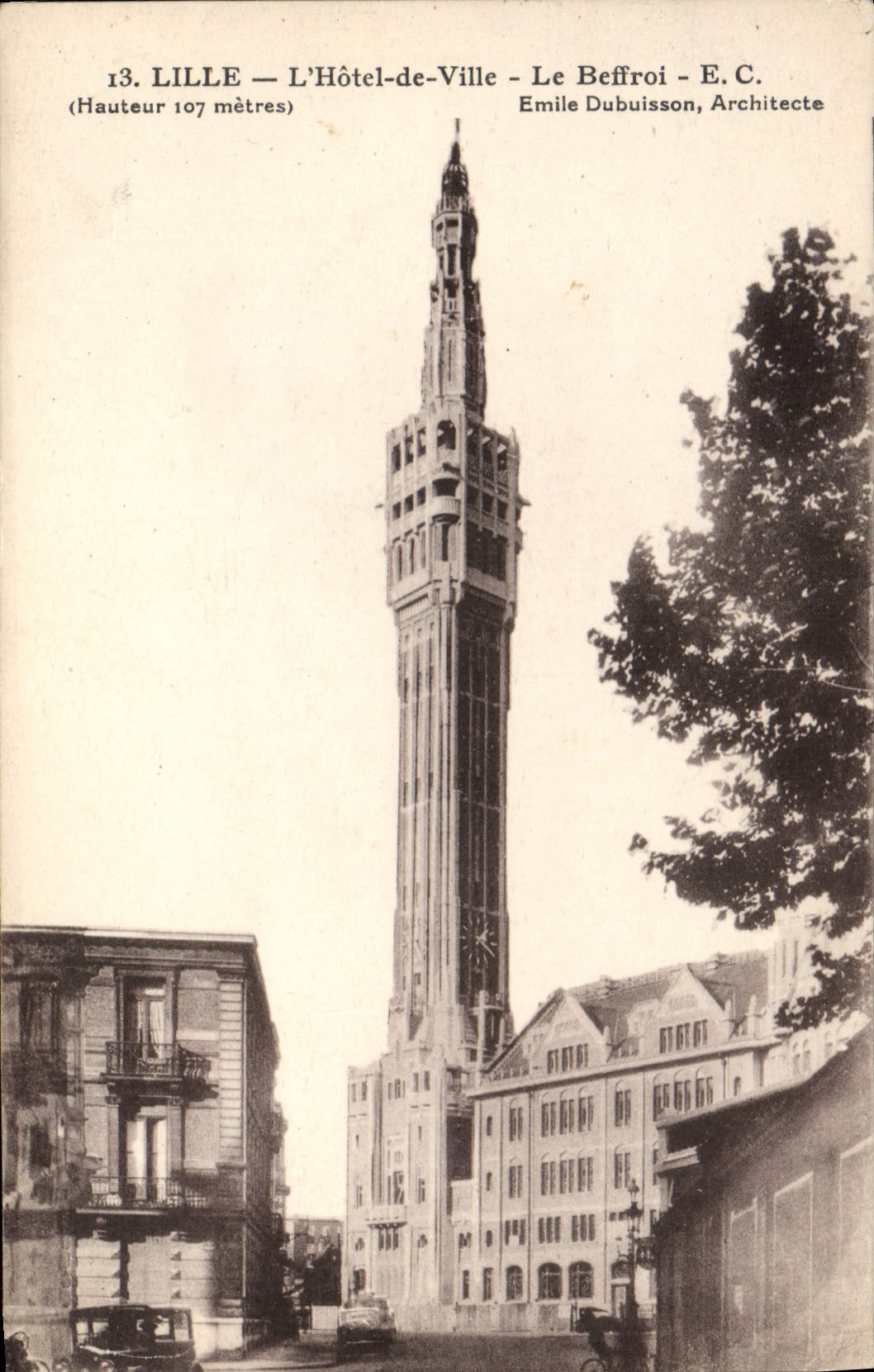 CPA Lille L'Hotel de Ville Le Beffroi