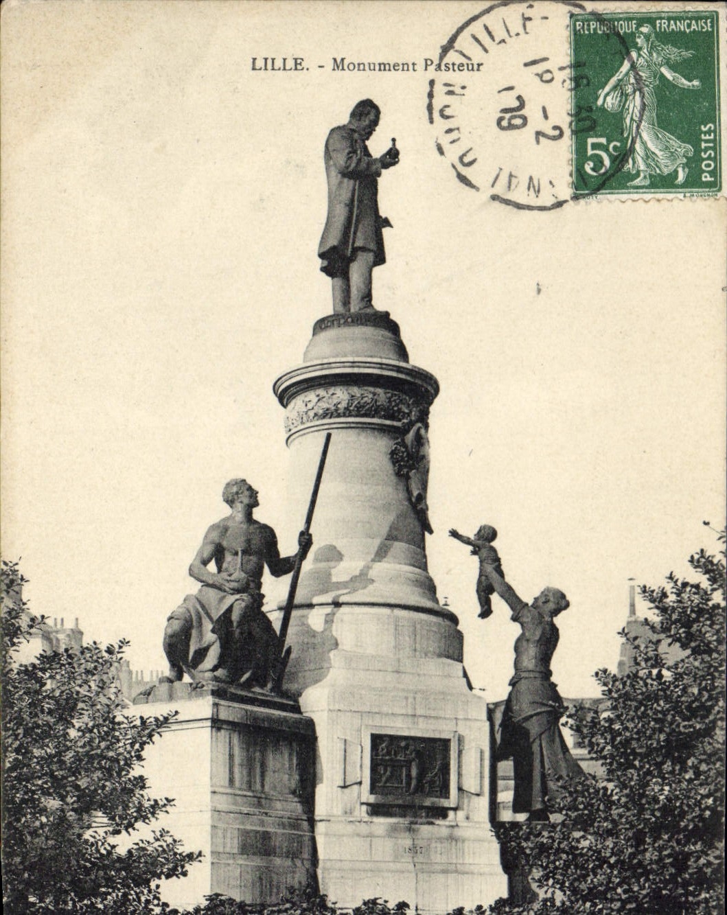 CPA Lille Monument Pasteur