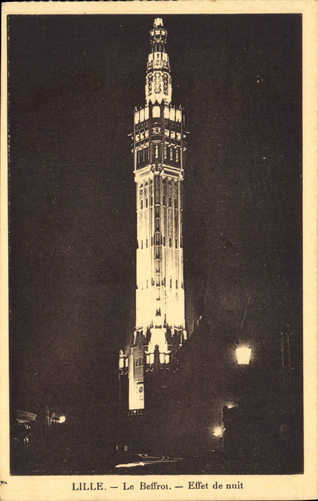 CPA Lille Le Beffroi Effet de nuit