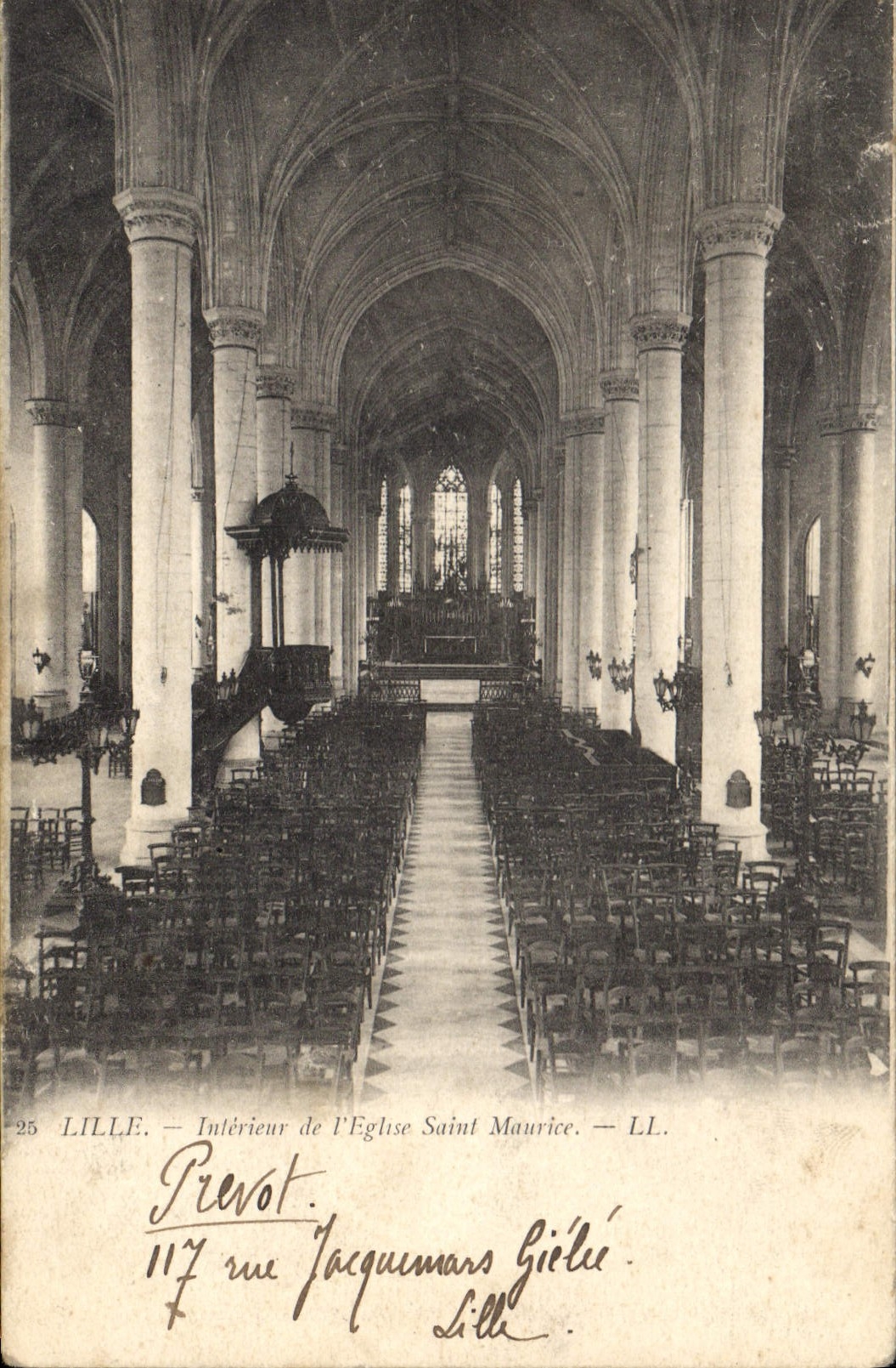 CPA Lille Interieur de l'Eglise Saint Maurice