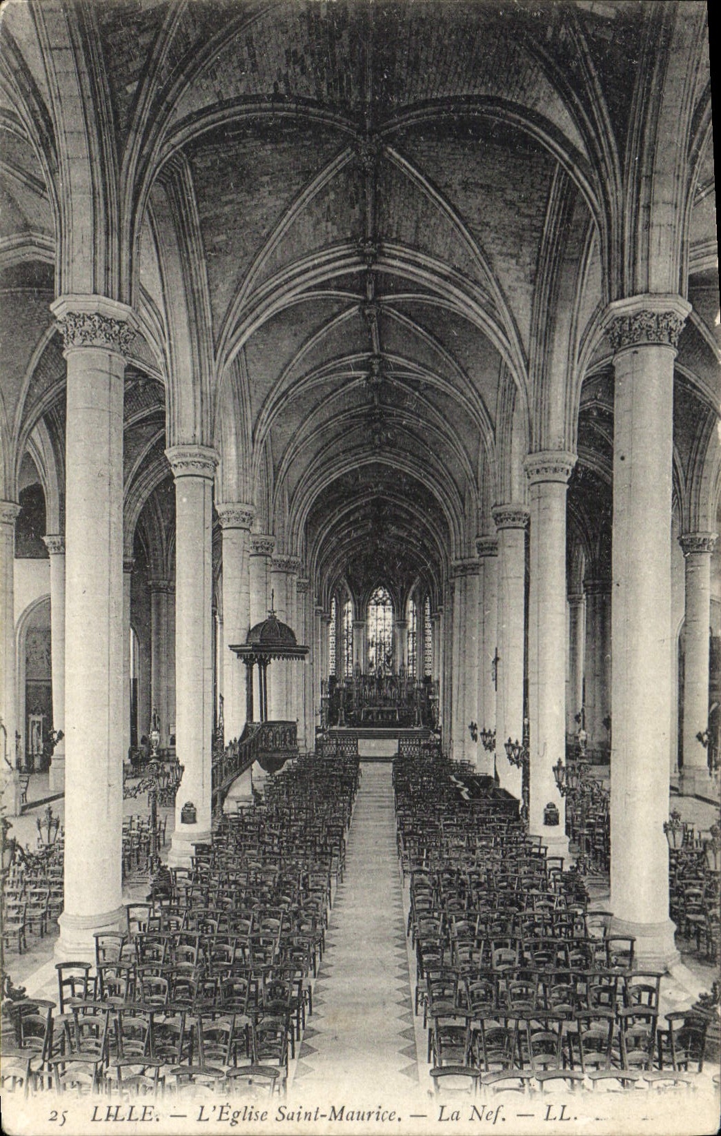 CPA Lille L'Eglise Saint Maurice