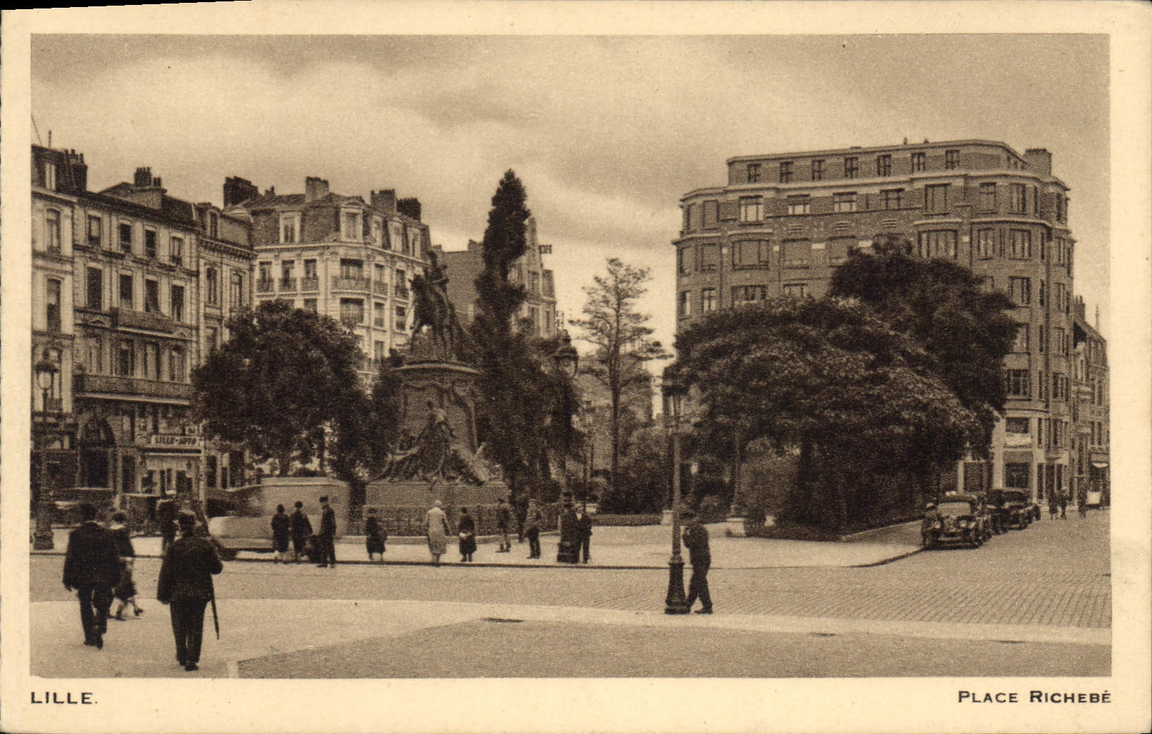 CPA Lille Place Richebe