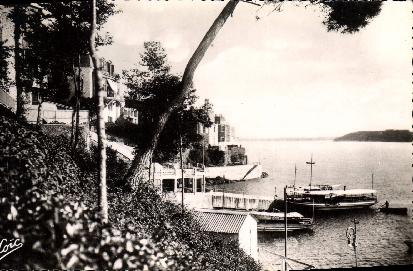 CPA Cote d'Emeraude Dinard Debarcadere des Vedettes Vertes 
