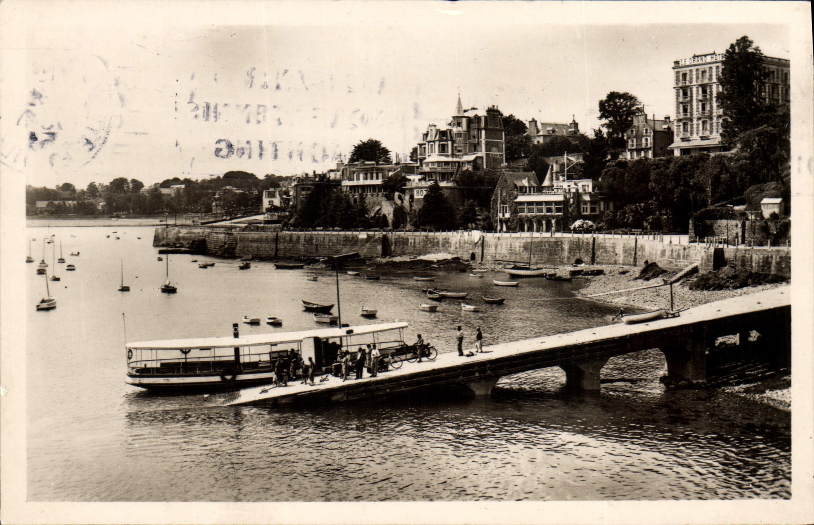 CPA Dinard Promenade du Clair de Lune et Embarcadere des Vedettes Vertes 