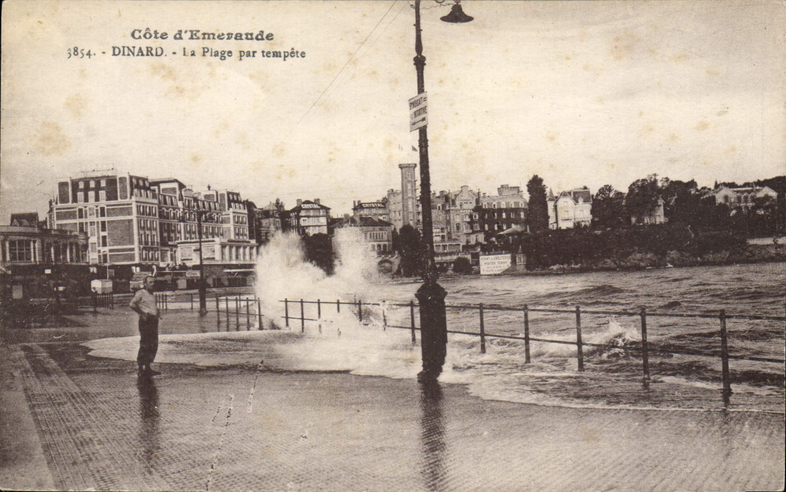 CPA Cote d'Emeraude Dinard La Plage par Tempete 