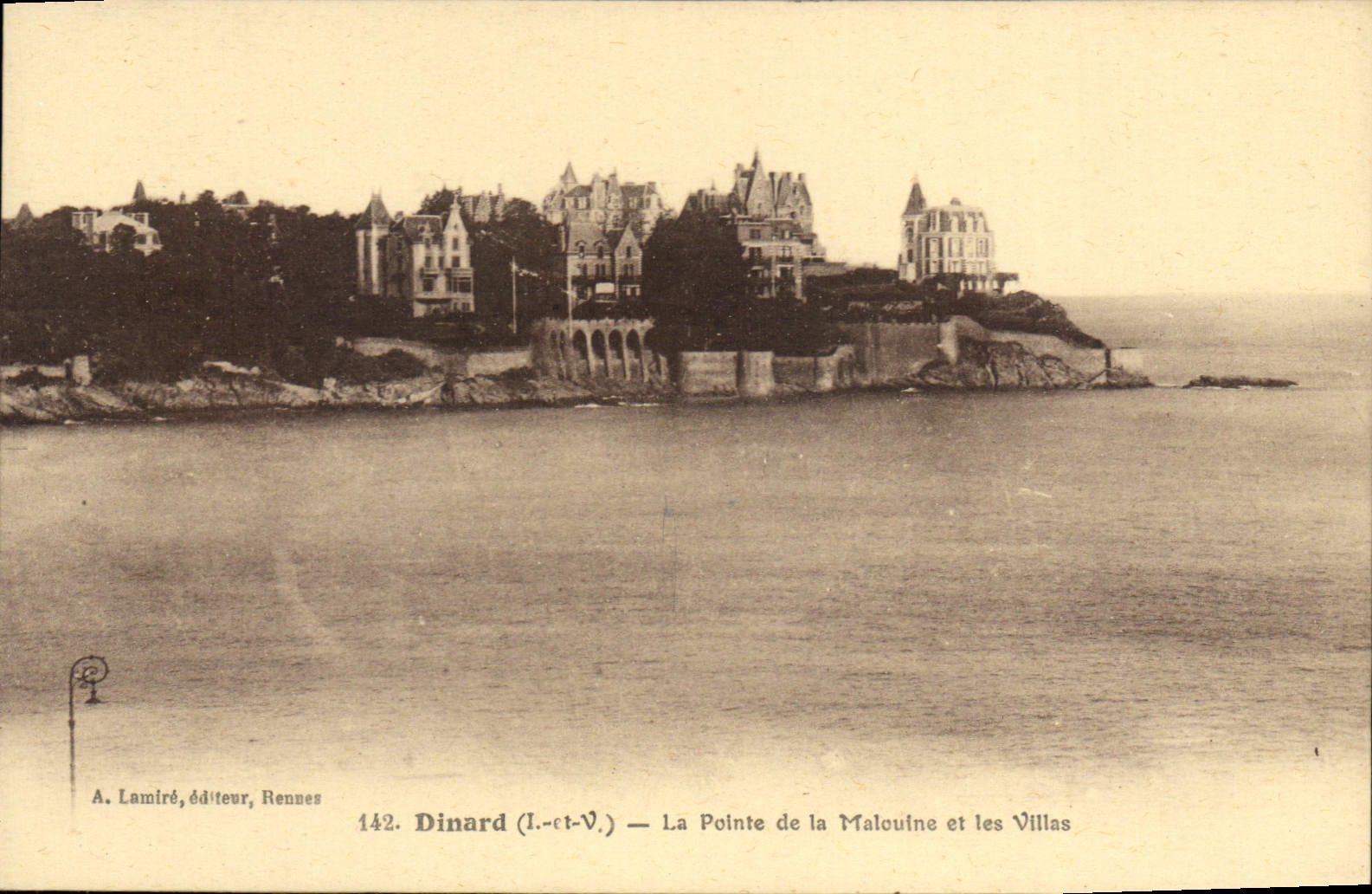 CPA Dinard L et V La Pointe de la Malouine et les Villas 