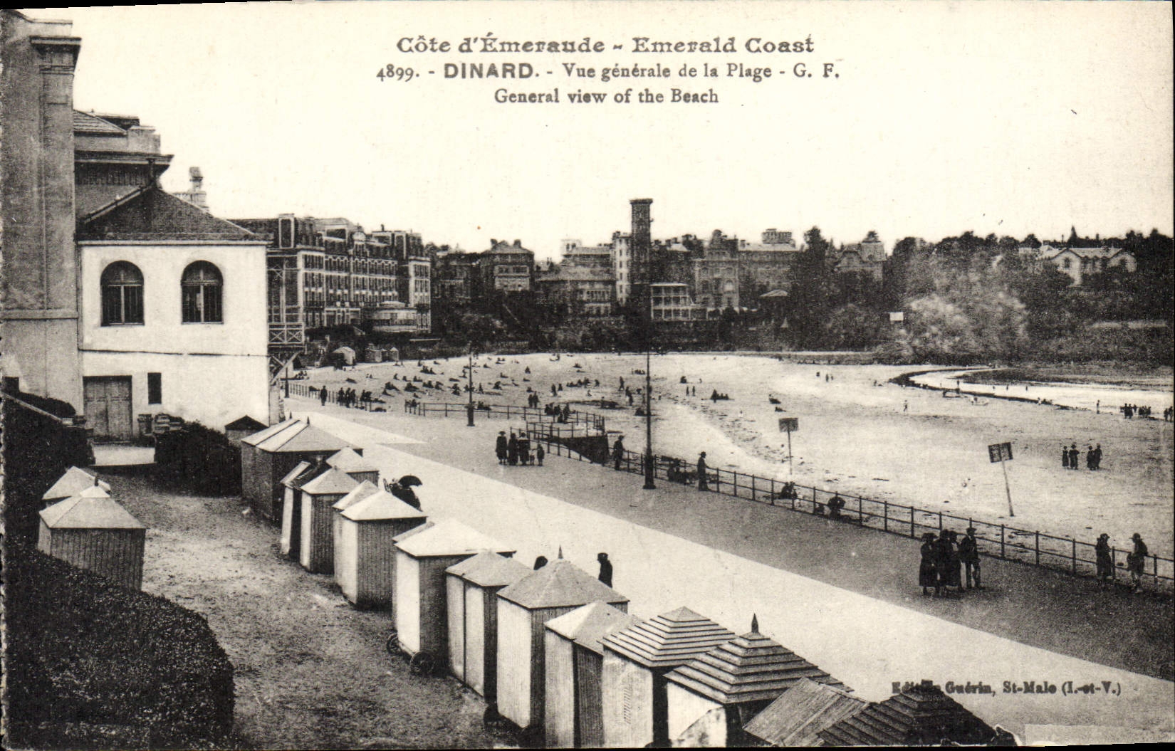 CPA Cote d'Emeraude Emerald Coast Dinard Vue generale de la Plage General view of the Beach 