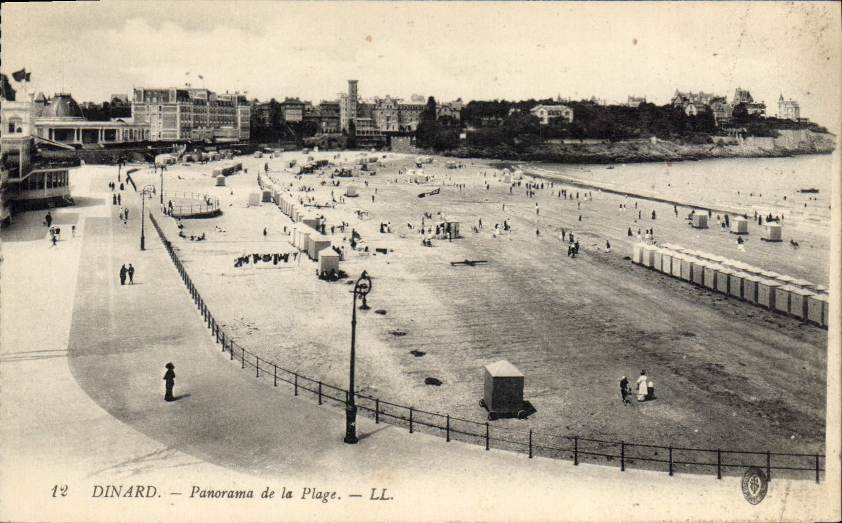 CPA Dinard Panorama de la Plage 