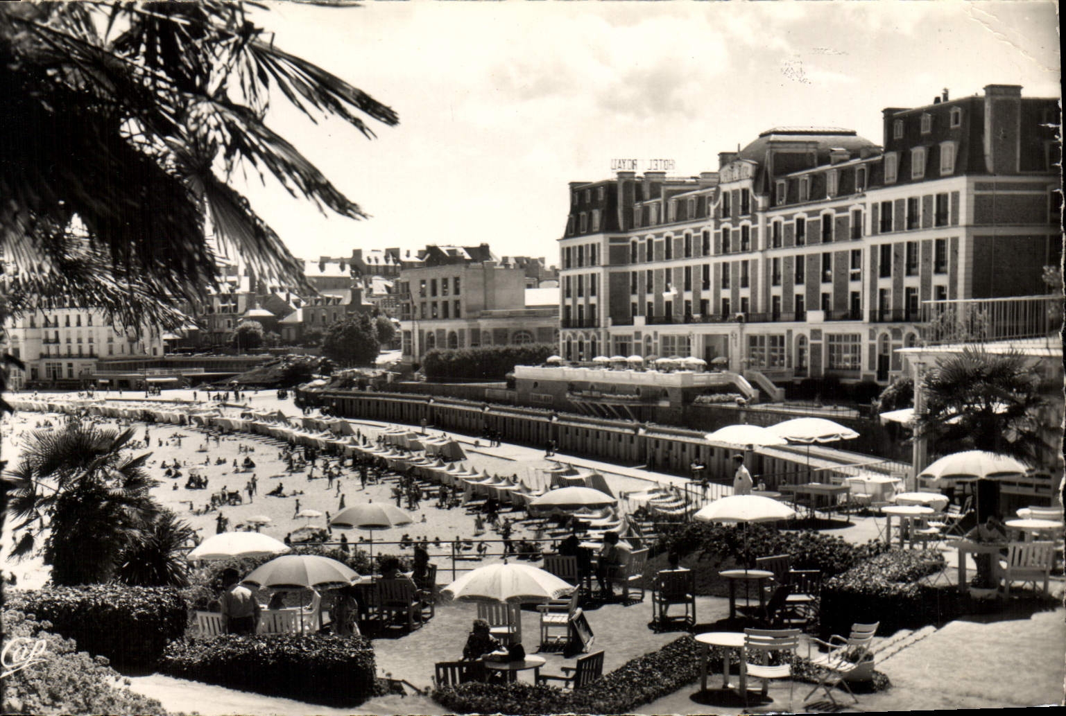 CPA Dinard La Terrasse du Crystal Hotel et la Plage 