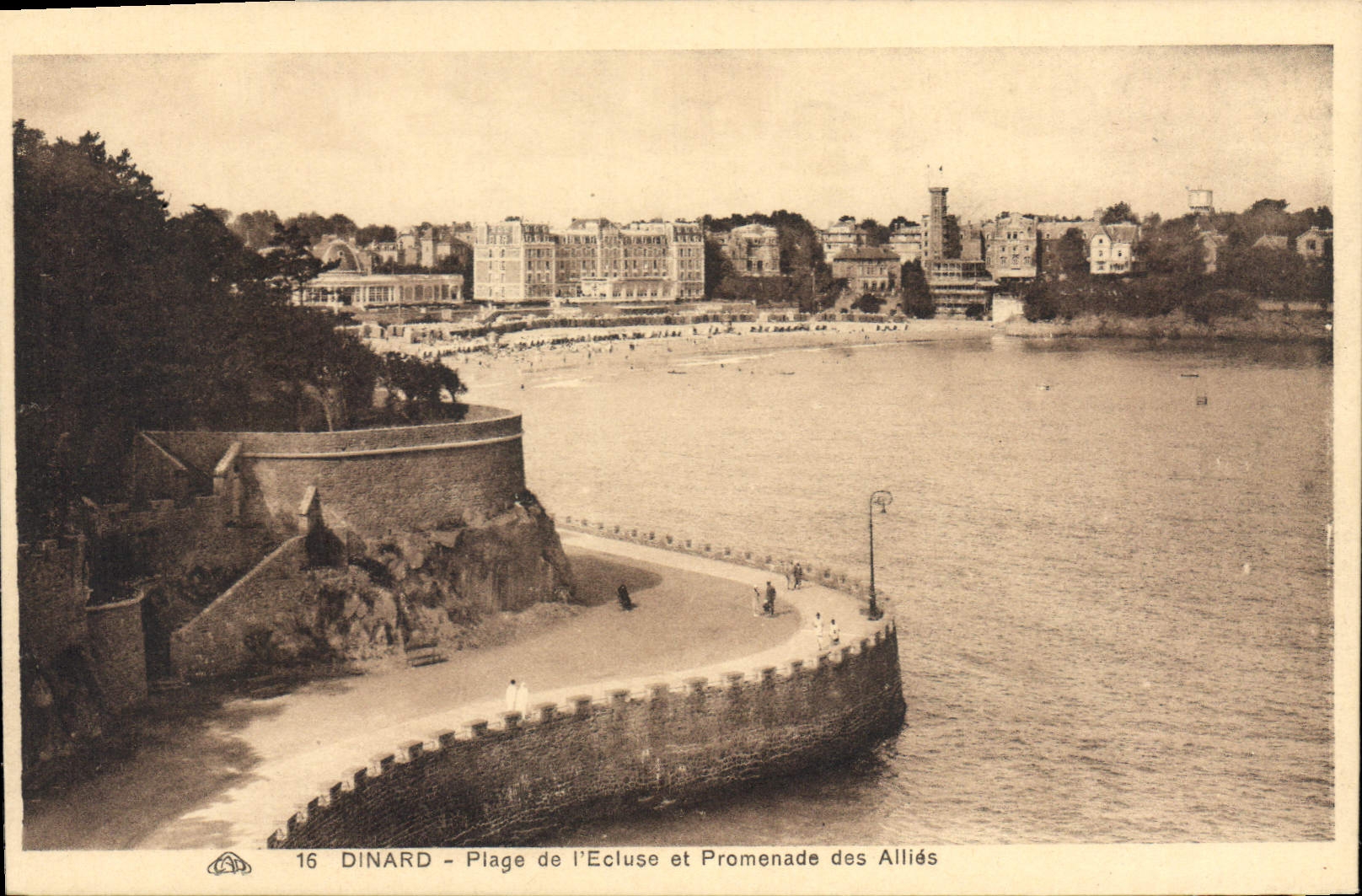 CPA Dinard Plage de l'Ecluse et Promenade des Allies 