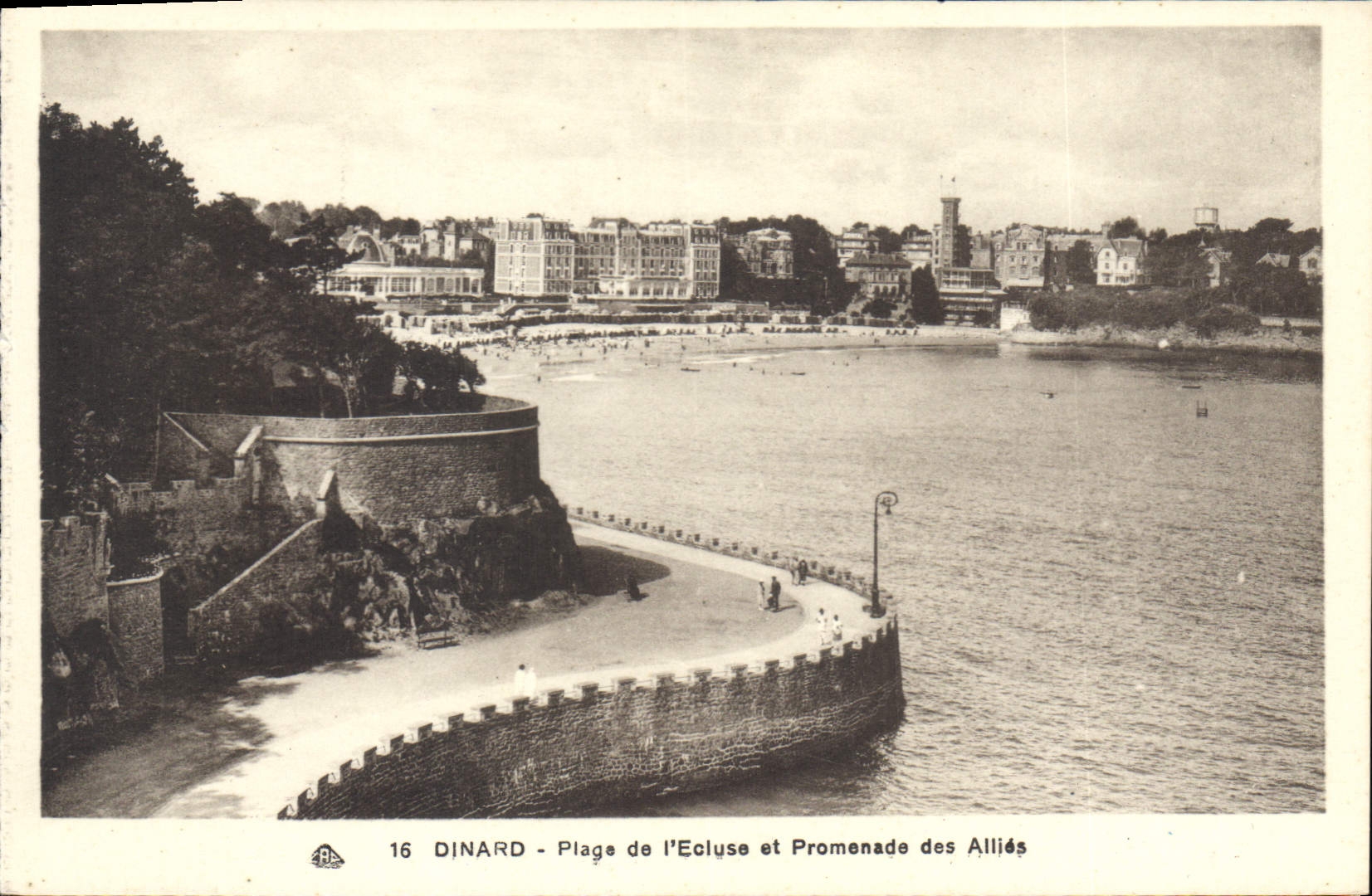 CPA Dinard Plage de l'Ecluse et Promenade des Allies 