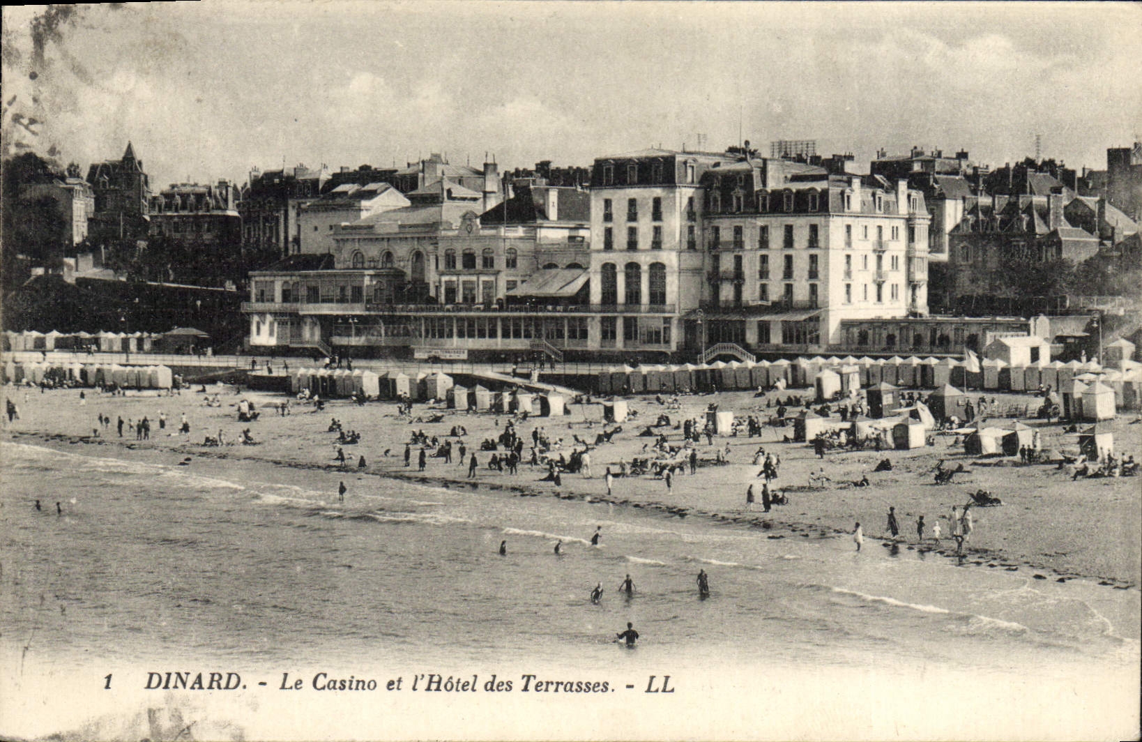 CPA Dinard Le Casino et l'Hotek des Terrasses 