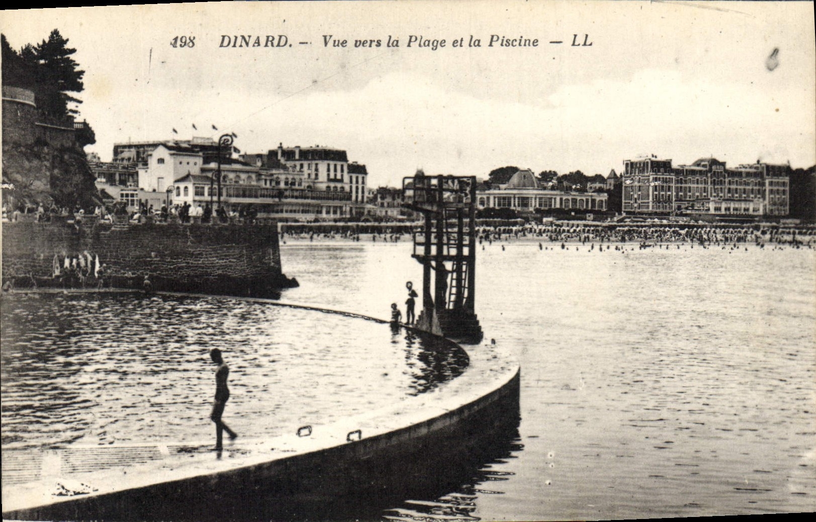 CPA Dinard Vue vers la Plage et la Piscine