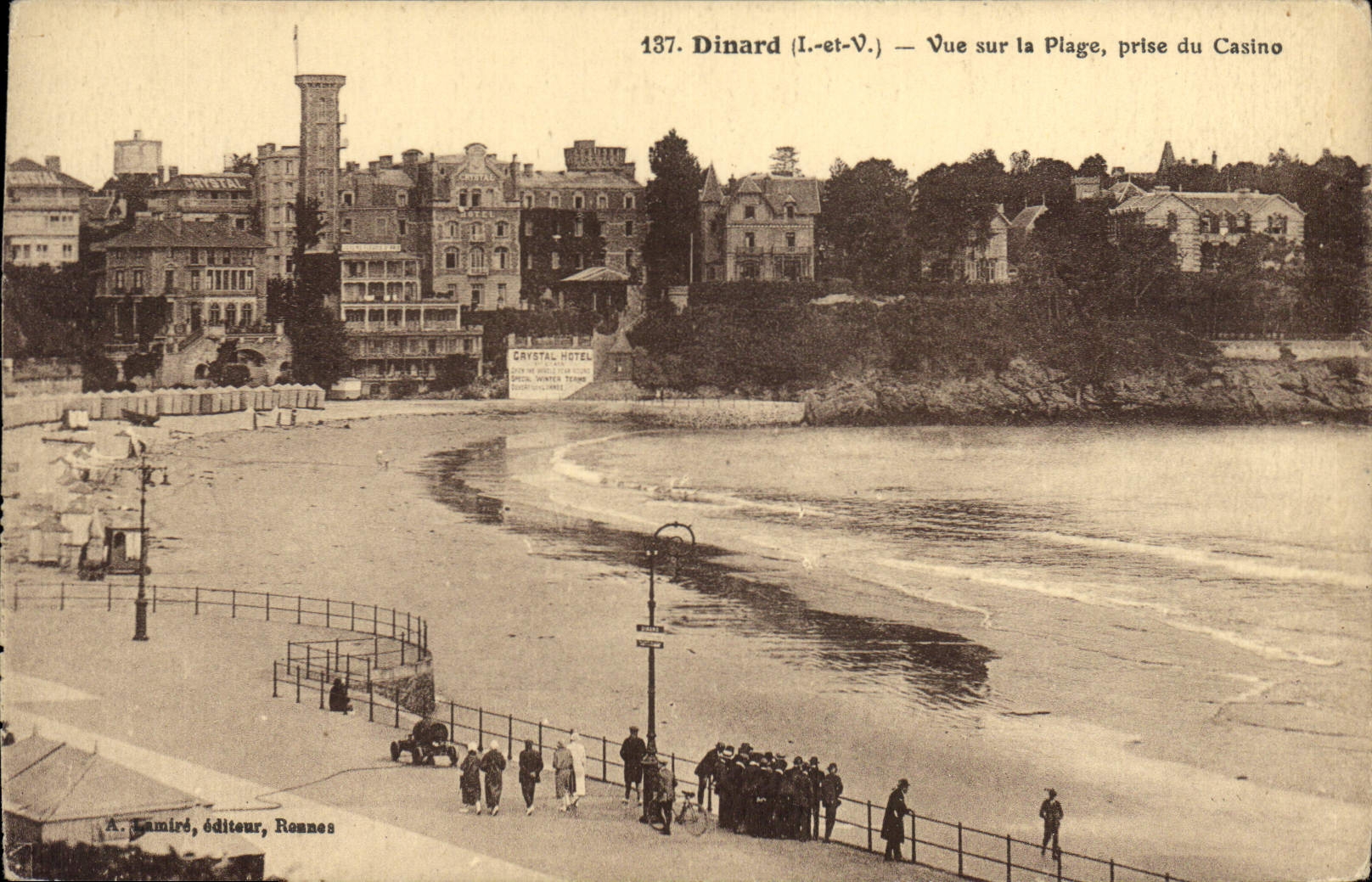 CPA Dinard L et V Vue sur la Plage prise du Casino