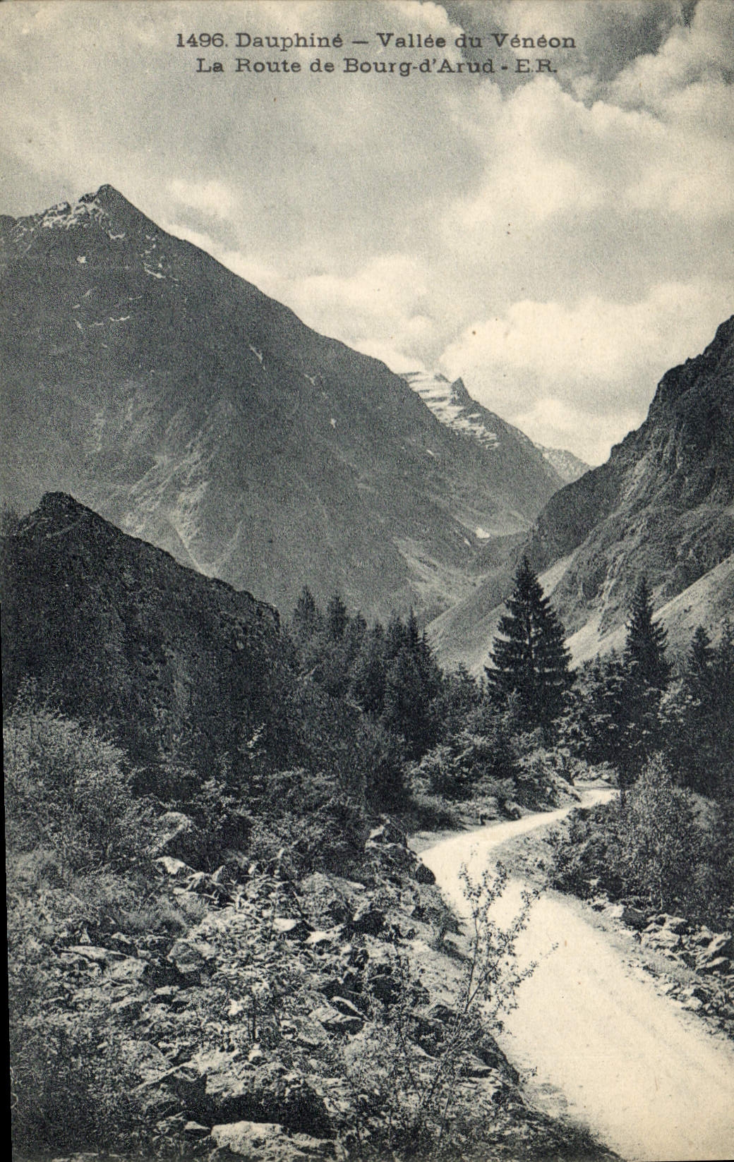 CPA Dauphine vallee du Veneon la route de Bourg d'Arud