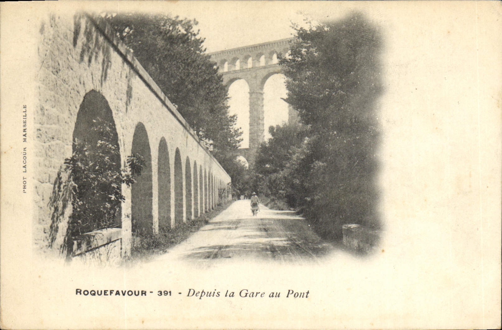 CPA Roquefavour Depuis la gare au pont