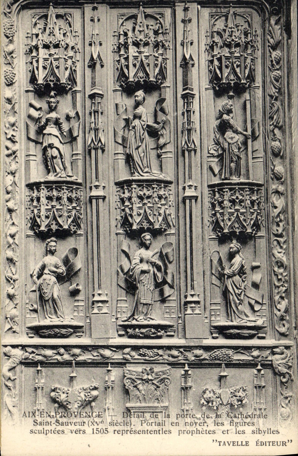 CPA Aix en Provence Detail de la Porte de la Cathedrale Saint Sauveur (XVe siecle)