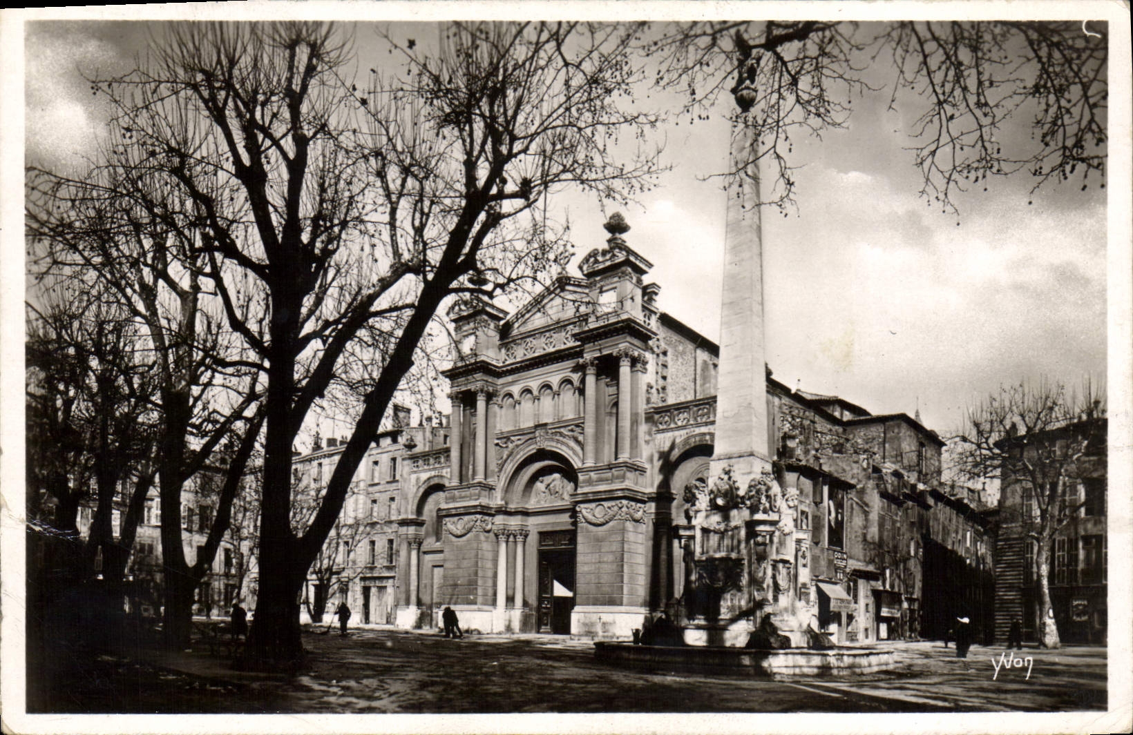 CPA Aix en Provence Eglise de la Madeleine Place des Pecheurs