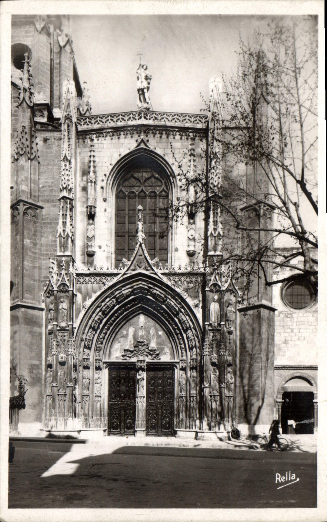 CPA Aix en Provence La Cathedrale St Sauveur Facade gothique du XVe siecle