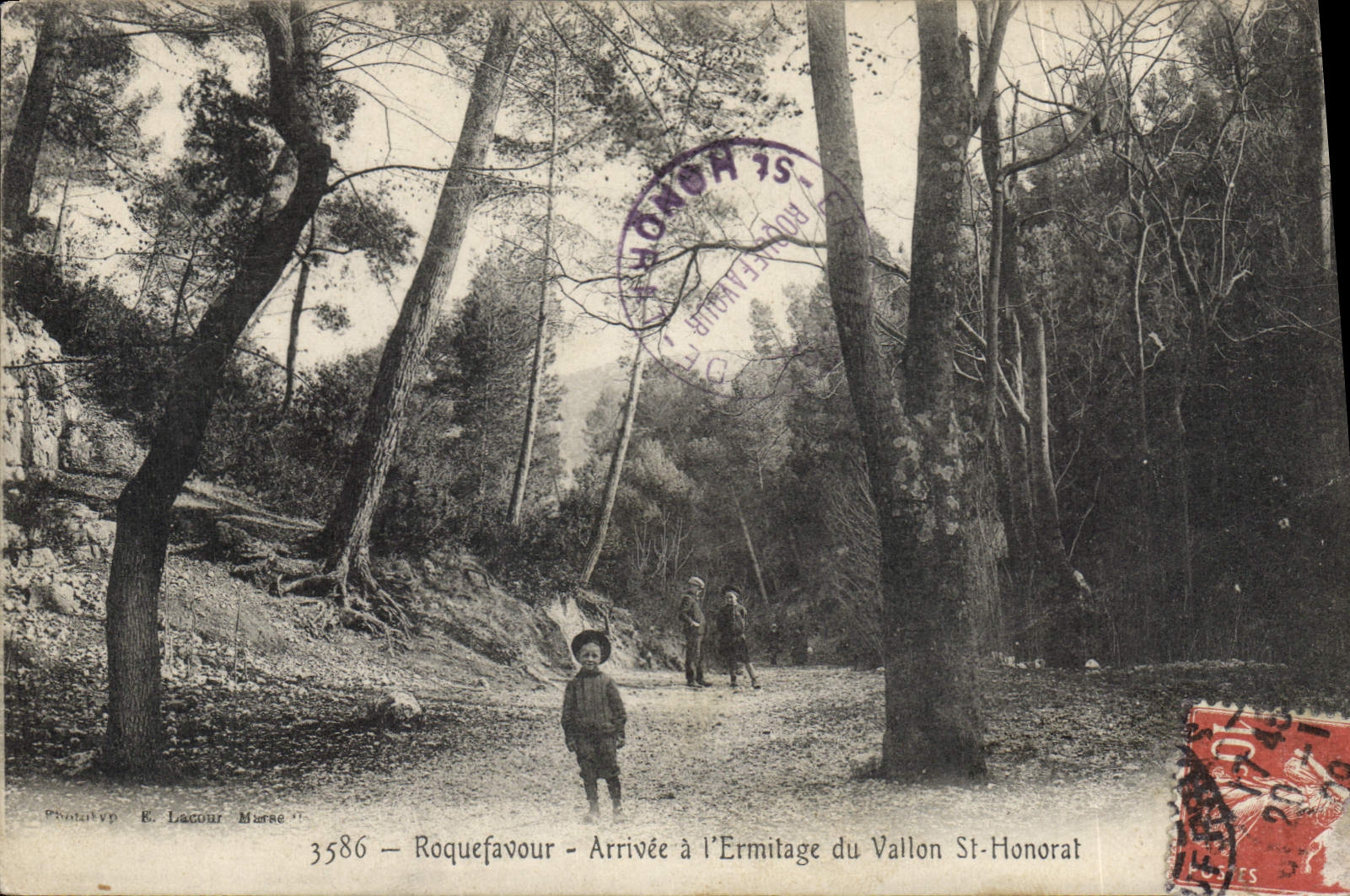 CPA Roquefavour Arrivee a l'Ermitage du Vallon St Honorat