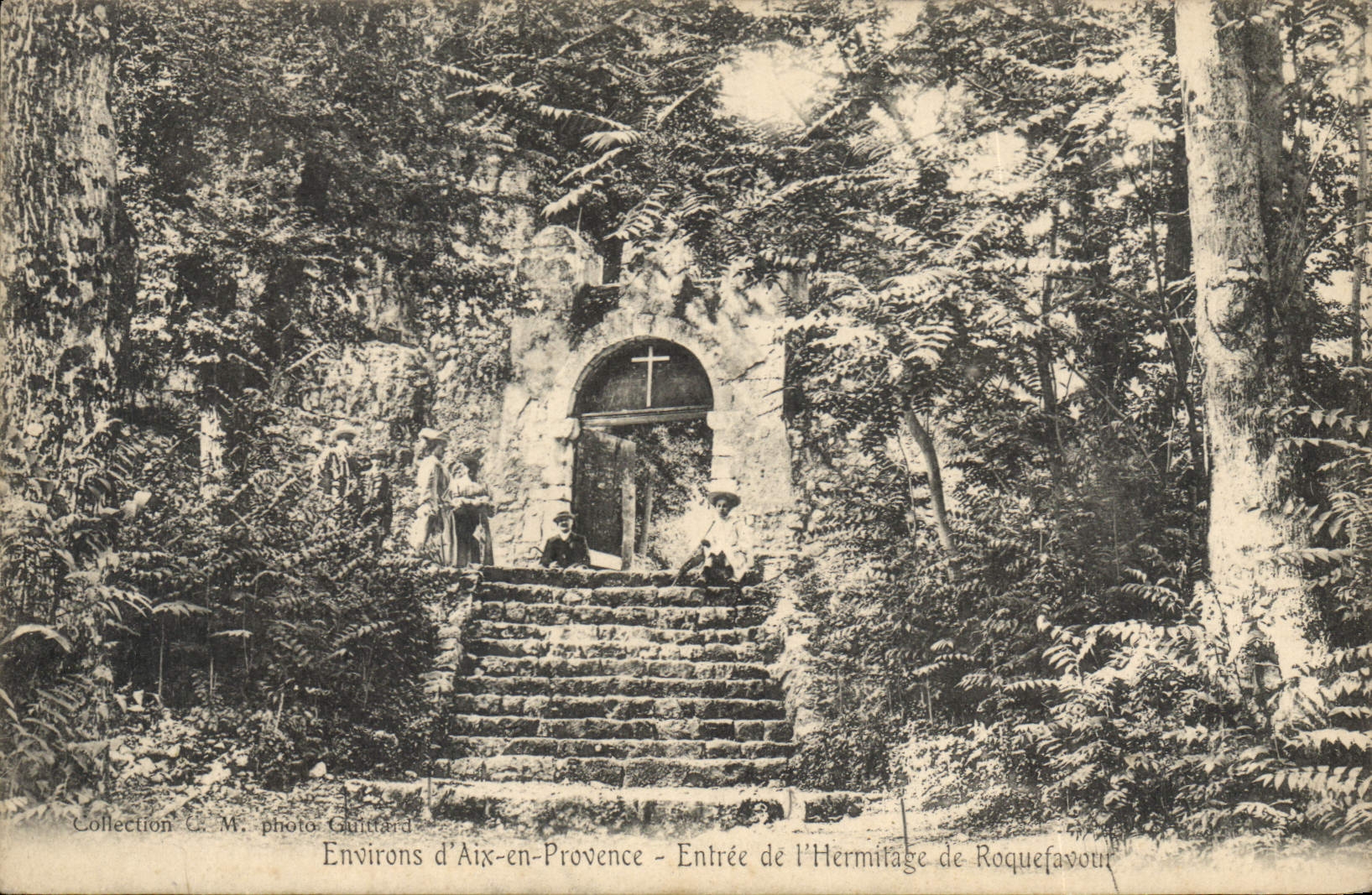 CPA Roquefavour L'Hermitage Entre de l'hermitage