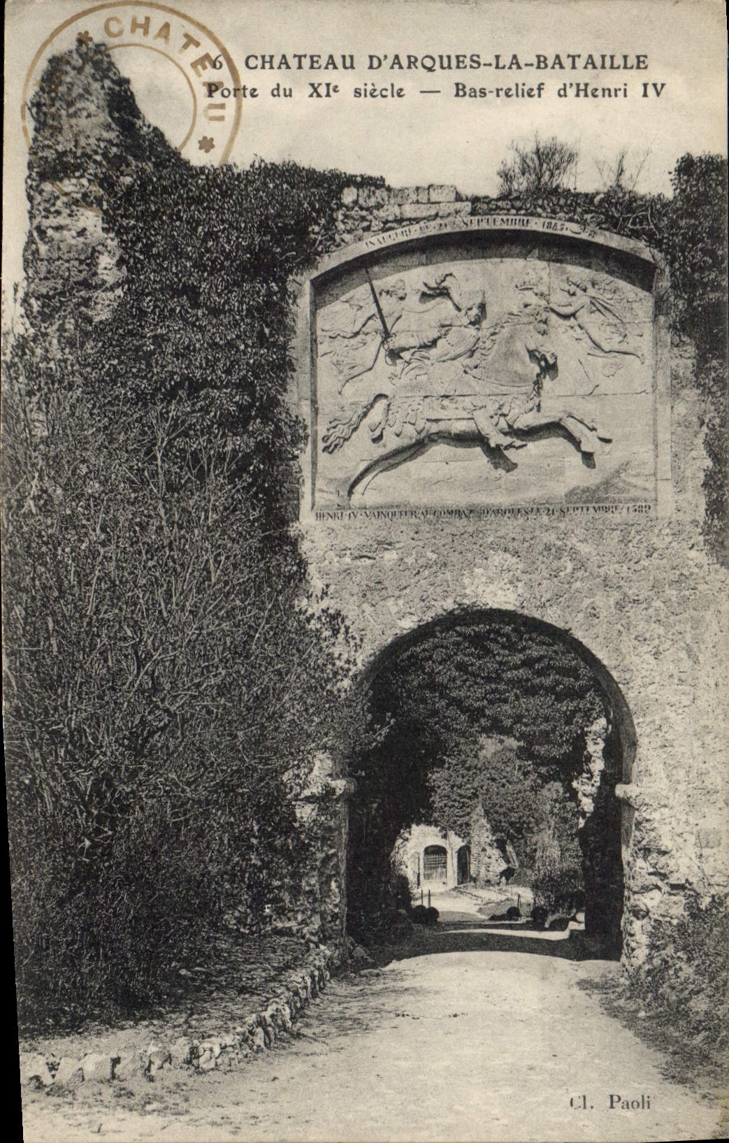 CPA Chateau d'Arques la Bataille Porte du XIe siecle Bas relief d'Henri IV