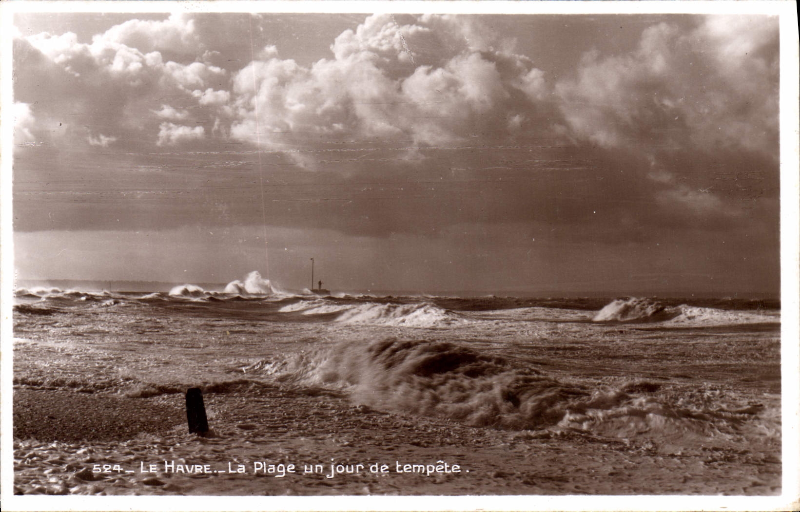CPA Le Havre La Plage un jour de tempete 