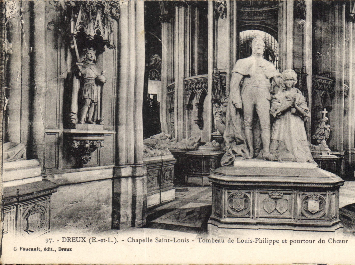 CPA Dreux E et L Chapelle St Louis Tombeau de Louis Philippe et pourtour du chœur