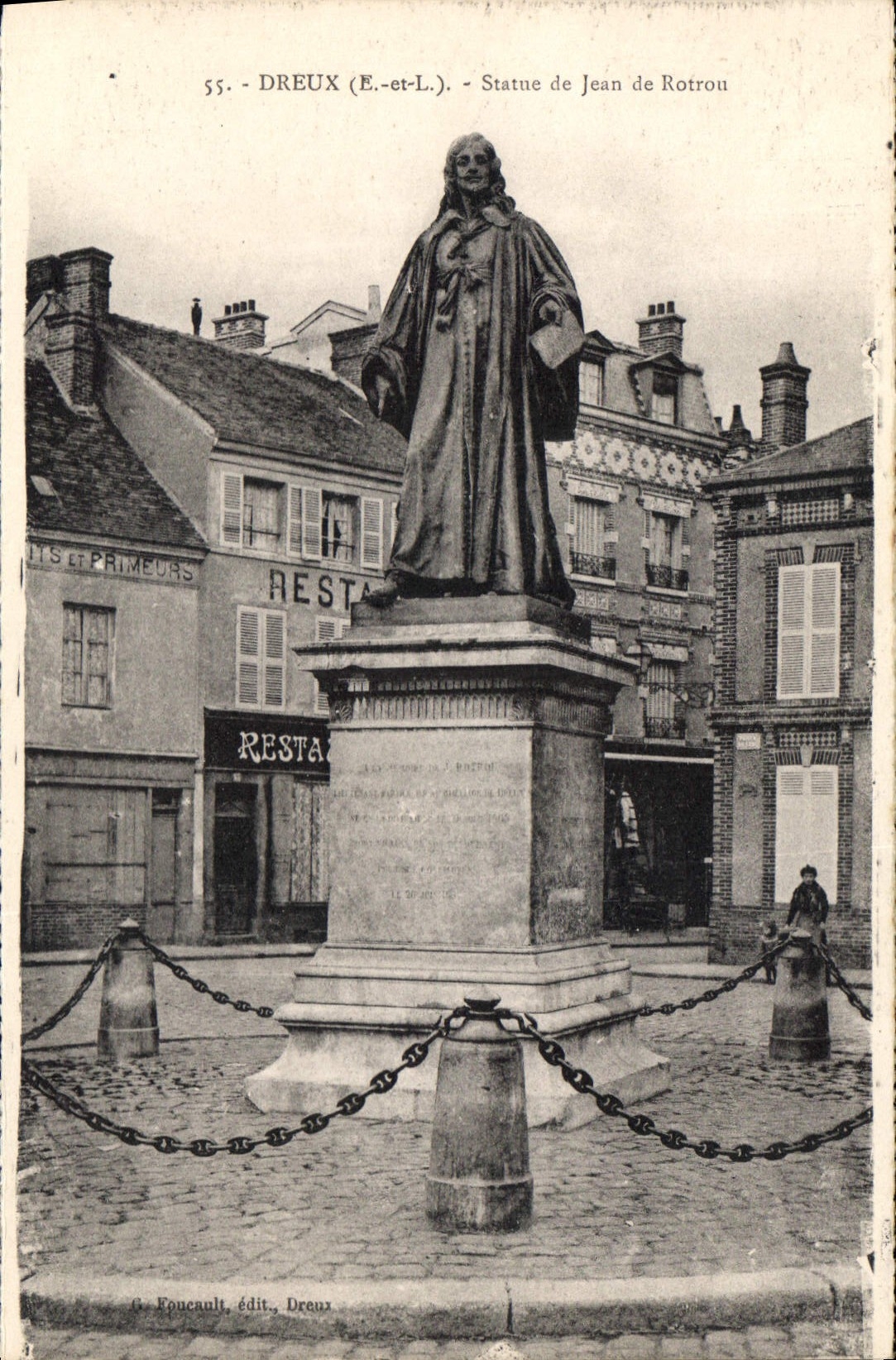 CPA Dreux E et L Statue de Jean de Rotrou