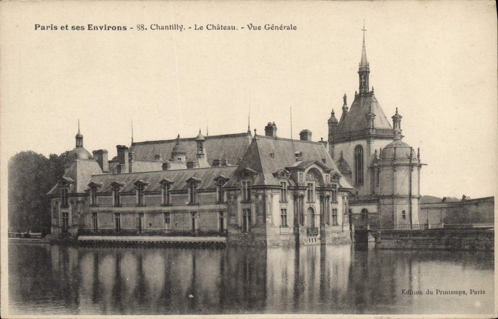 CPA Paris et ses Environs Chantilly Le Chateau Vue generale 