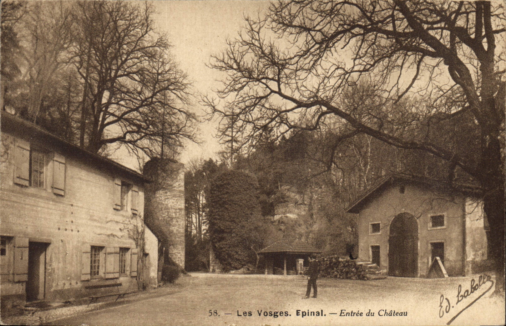 CPA Les Vosges Epinal Entree du Chateau 
